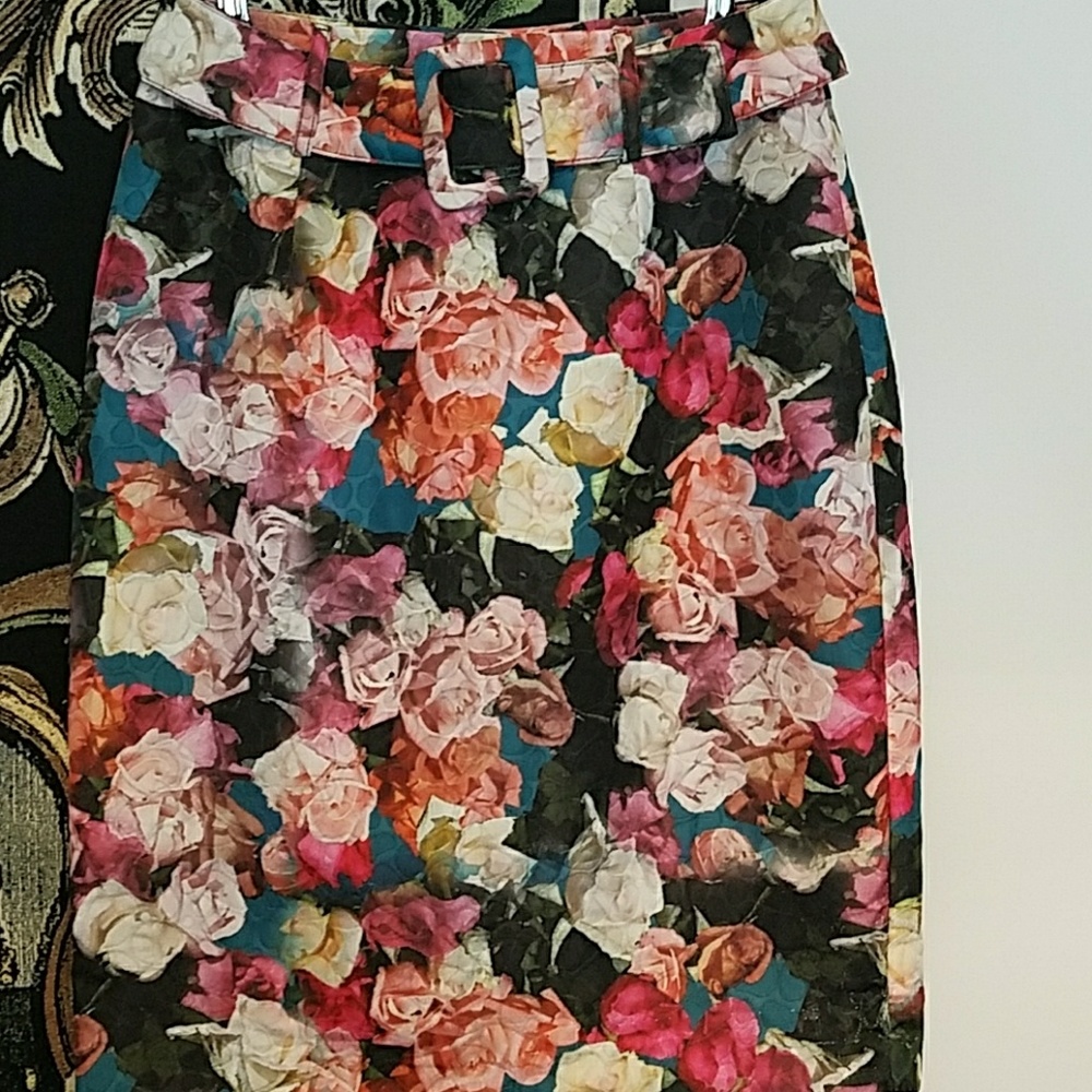 LEONA EDMISTON floral satin skirt with belt. Sz 6